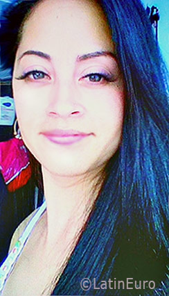 Date this stunning Colombia girl Dulce from Bogota CO19009
