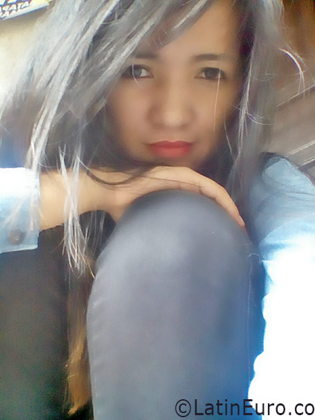 Date this voluptuous Philippines girl Dongre from Manila PH906