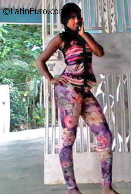 Date this sensual Panama girl Emelis from Panama City PA1008