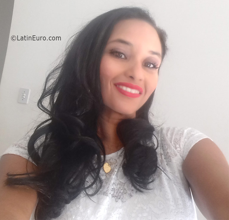 Date this beautiful Brazil girl Ludmila from Salvador BR9696