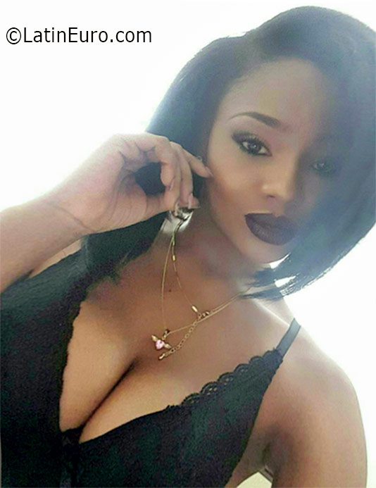 Date this sensual Jamaica girl Denesha from Kingston JM2405