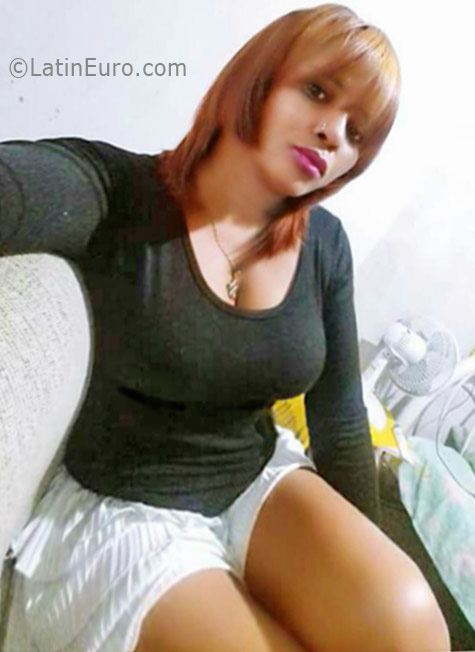 Date this charming Brazil girl Jozi from Recife BR9727