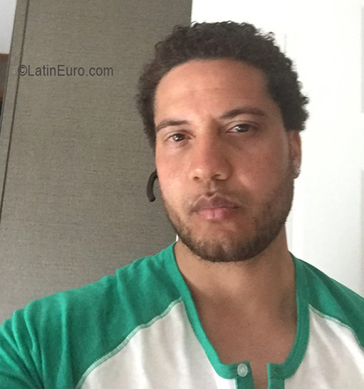 Date this beautiful United States man Macwild from Houston US17518