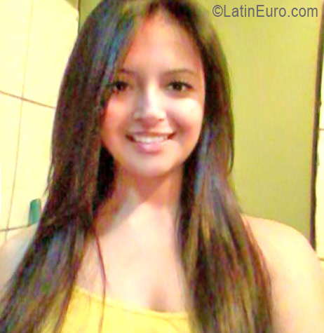 Date this delightful Honduras girl Saydi from Tegucigalpa HN2243