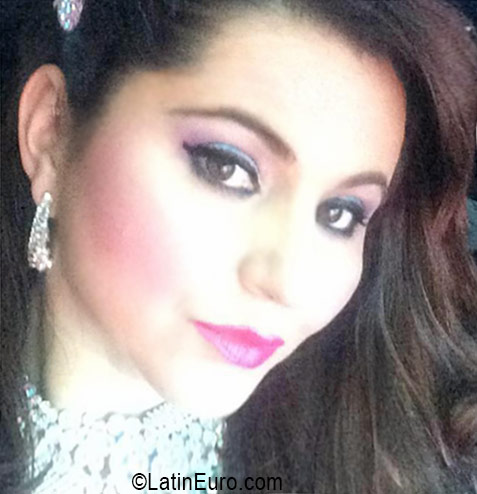 Date this voluptuous Honduras girl Yesika from Tegucigalpa HN2257