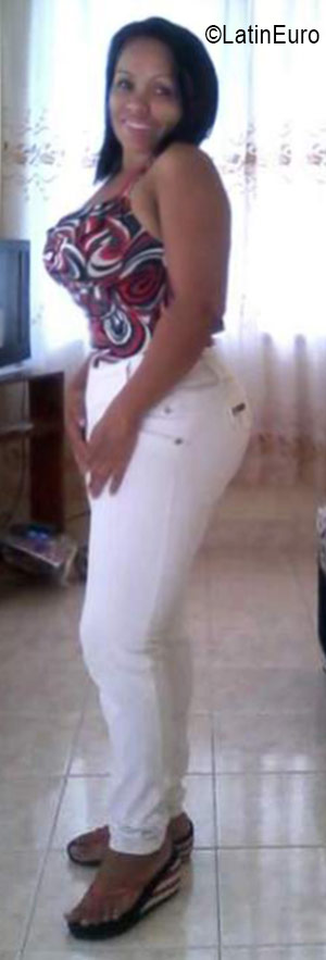 Date this fun Colombia girl Yaneth from Guacari CO22090