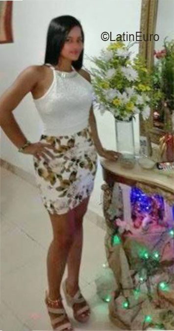 Date this exotic Colombia girl Mariela from Barranquilla CO19446
