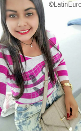 Date this georgeous Honduras girl Jenny from Tegucigalpa HN2266