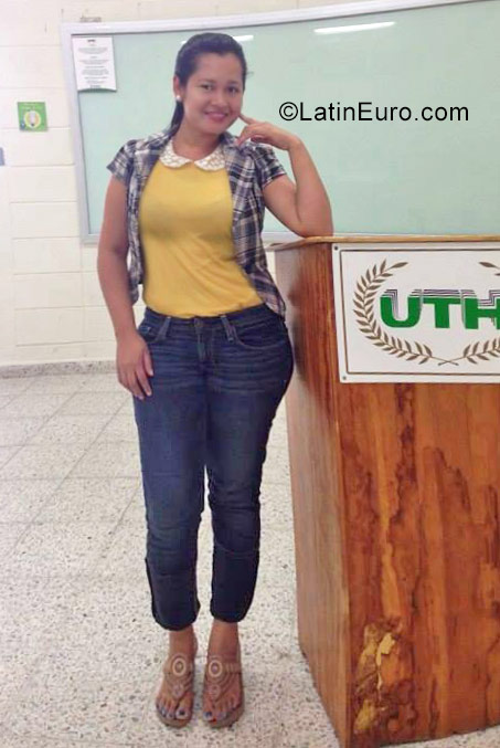 Date this foxy Honduras girl Julieta from Tegucigalpa HN2272