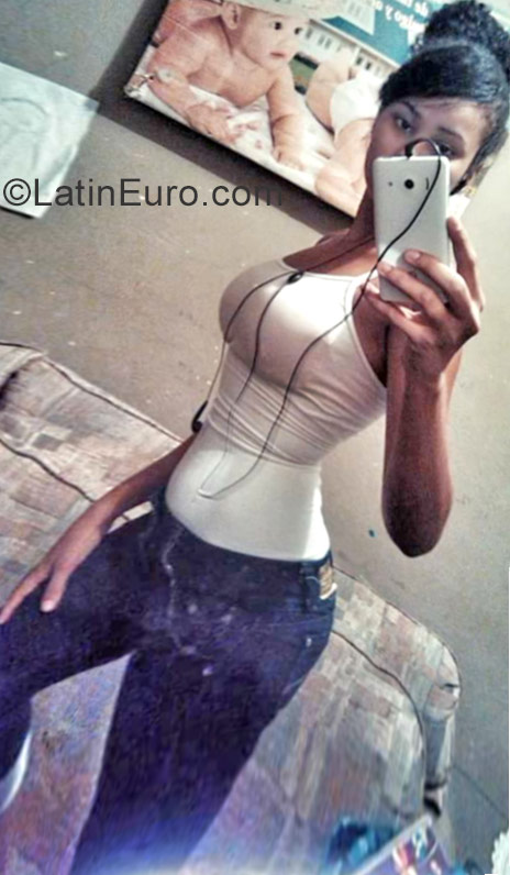 Date this cute Honduras girl Maria from La Ceiba HN2274