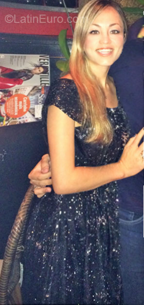 Date this happy Brazil girl Sheila from Sao Paulo BR9799