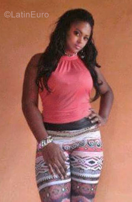 Date this young Jamaica girl Ana7824721 from Montego Bay JM2365