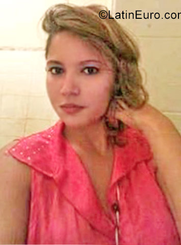 Date this lovely Brazil girl Paula from Fortaleza BR9810