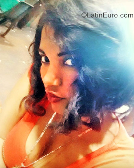 Date this voluptuous Dominican Republic girl Anglica from Mao DO26808
