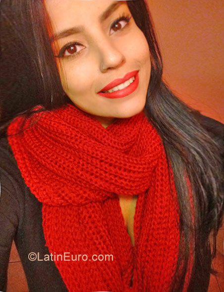 Date this good-looking United States girl Tayana from Newark US17702