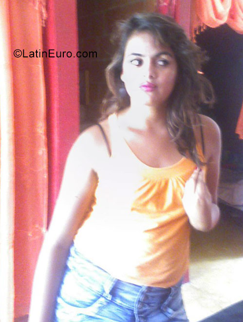 Date this foxy Colombia girl Yessica from Ibague CO19769