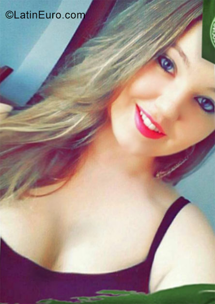 Date this attractive Brazil girl Natalia from Ponta Grossa BR9835