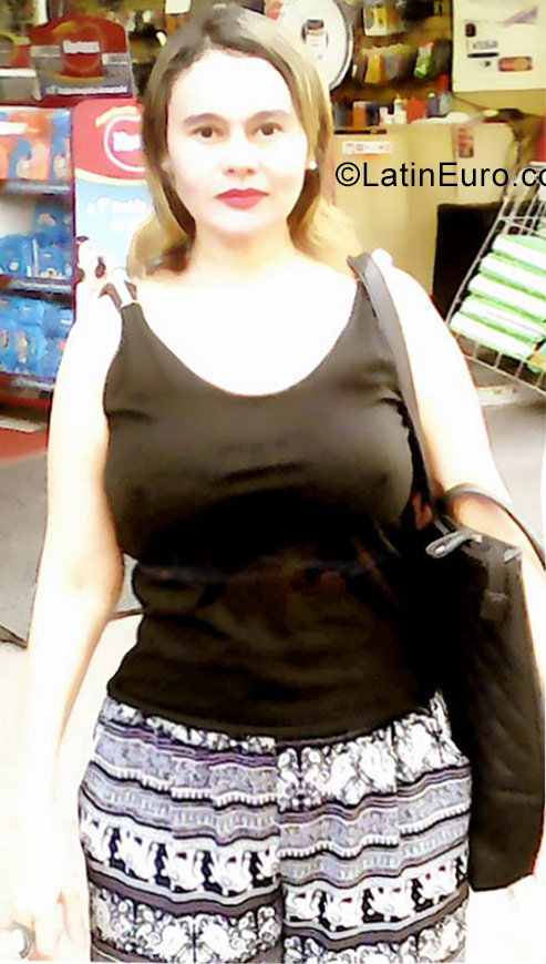 Date this athletic Brazil girl Mary from Fortaleza BR9839