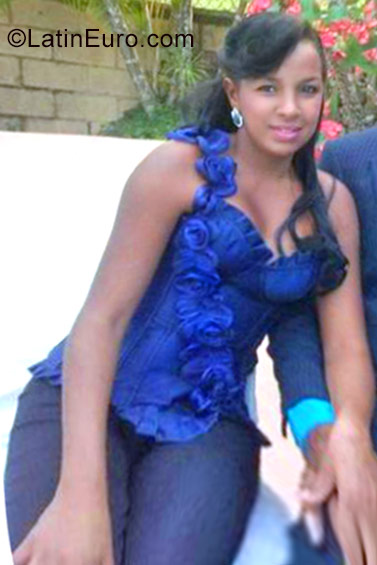 Date this passionate Dominican Republic girl VIANELIS from Bonao DO26997