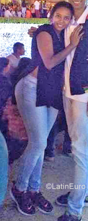 Date this nice looking Colombia girl Ana from Bogota CO19856