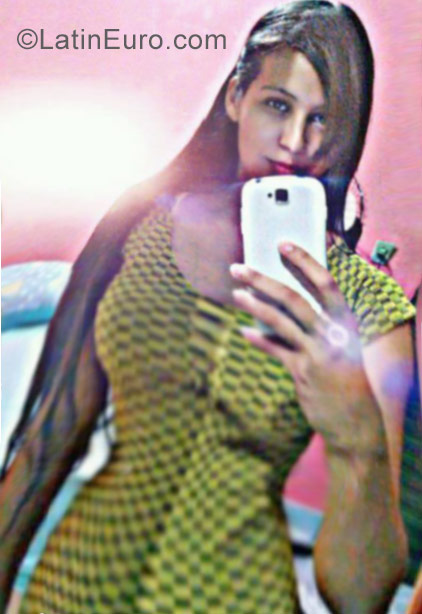 Date this sensual Brazil girl Itebeli from Acorizal BR9848