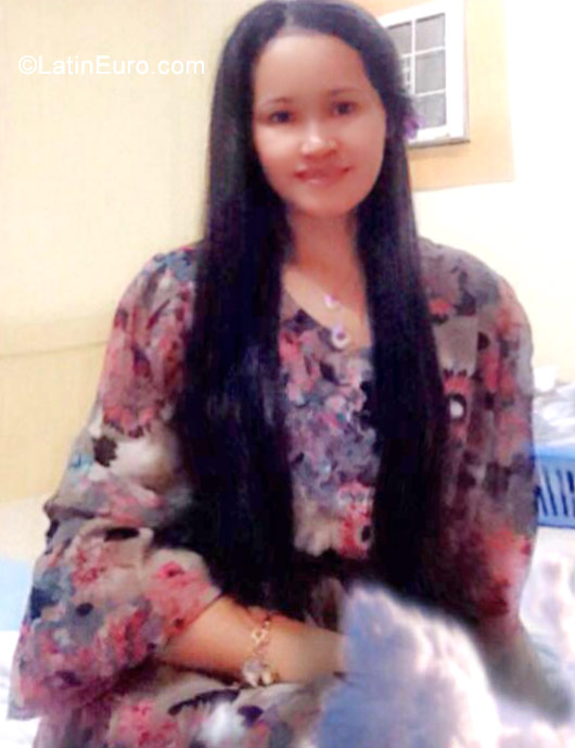 Date this lovely Oman girl Katherine from Mus cat OM10