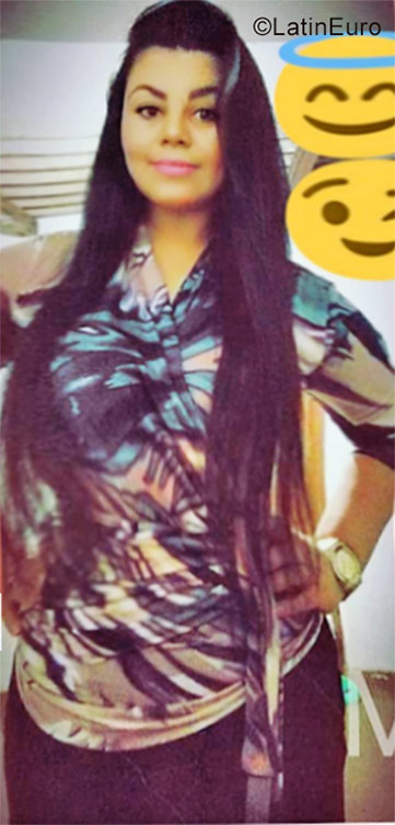 Date this happy Brazil girl Martha from Cachoeirinha BR9858