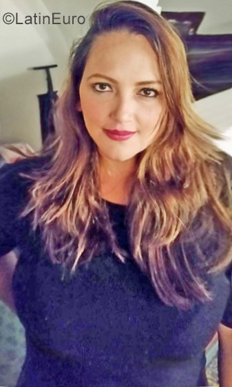 Date this gorgeous Colombia girl Angela from Bogota CO19970