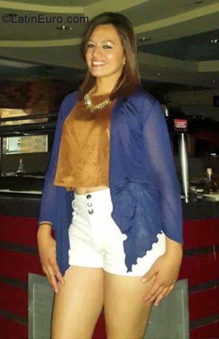 Date this nice looking Honduras girl Malena from San Pedro Sula HN2306