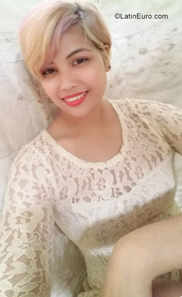 Date this sultry Philippines girl Carla from Kitaotao PH944