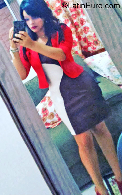 Date this charming Brazil girl Tanya from Rio De Janeiro BR9870