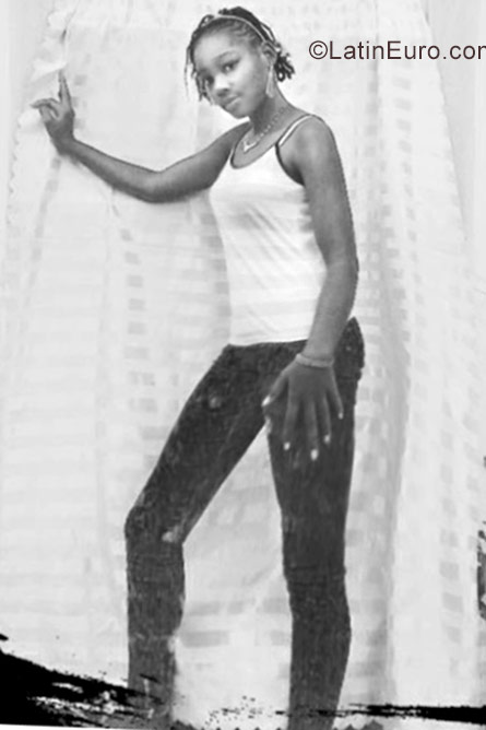 Date this tall Jamaica girl Yashama from May Pen JM2386