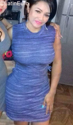 Date this happy Colombia girl Luz aida from Medellin CO20099
