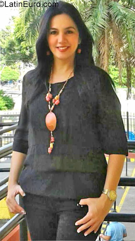 Date this fun Colombia girl Alexandra from Cali CO22205