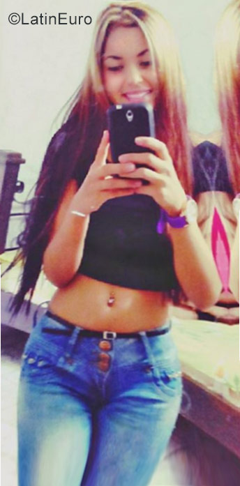Date this georgeous Colombia girl Tatiana from Medellin CO20111