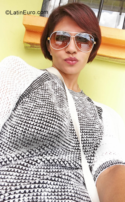 Date this sensual Honduras girl Belkys from La Ceiba HN2311