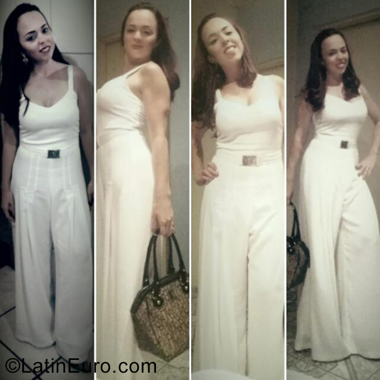 Date this sensual Brazil girl Simone from Sao Paulo BR9893