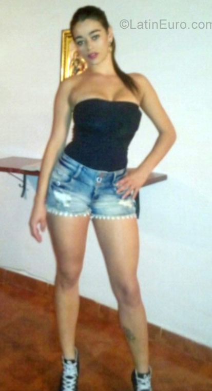 Date this young Colombia girl Paula from Medellin CO20283