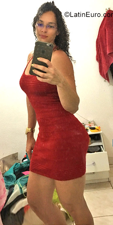 Date this attractive Brazil girl Eedila from Belem BR9911