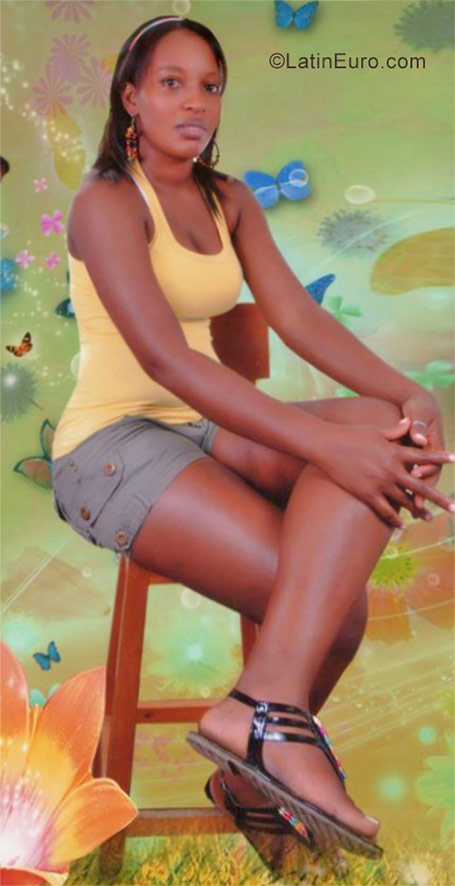 Date this voluptuous Colombia girl Liliana from Cali CO20730