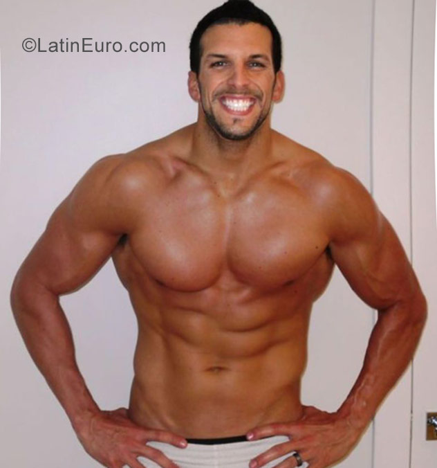 Date this athletic Dominican Republic man Faunel from Santo Domingo DO28008