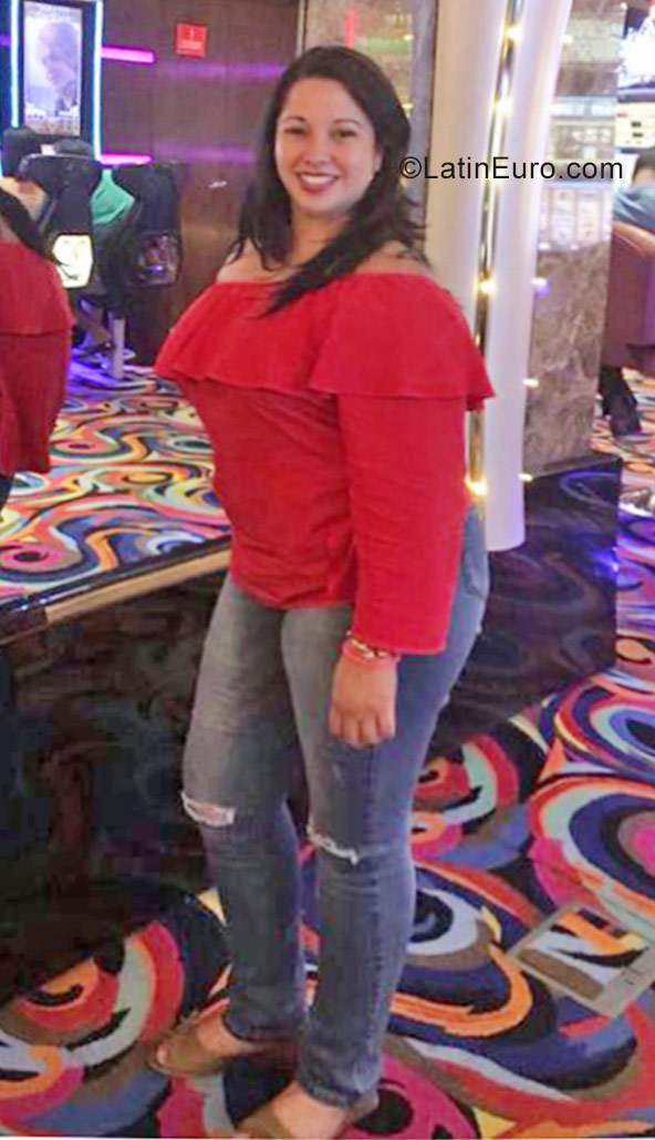 Date this fun Panama girl Yariela from Panama PA1062