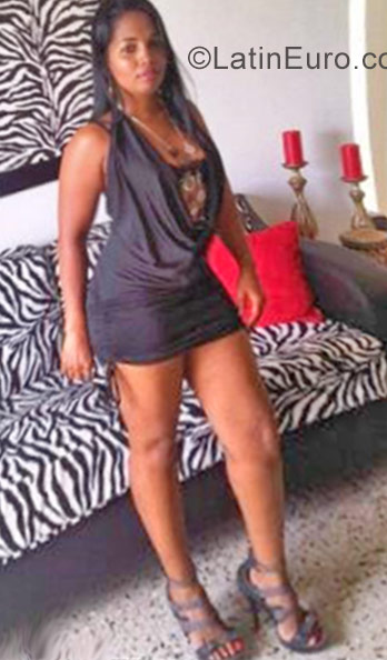 Date this good-looking Dominican Republic girl Adelkia from santiago DO28189