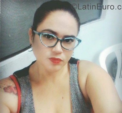 Date this pretty Colombia girl Luz from Medellín CO21131