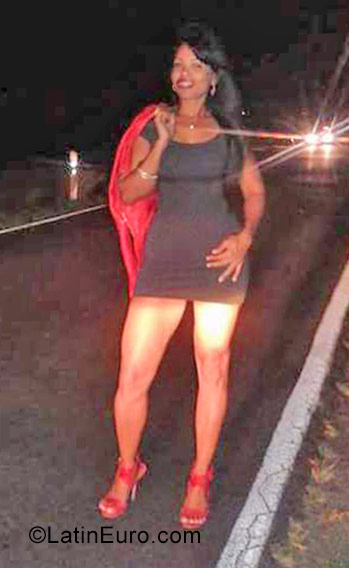 Date this gorgeous Brazil girl Janaina from Recife BR10175