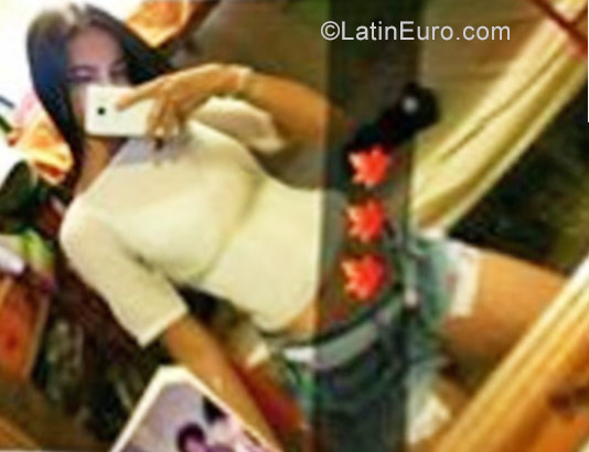 Date this pretty Colombia girl Ailyn from Barranquilla CO21175