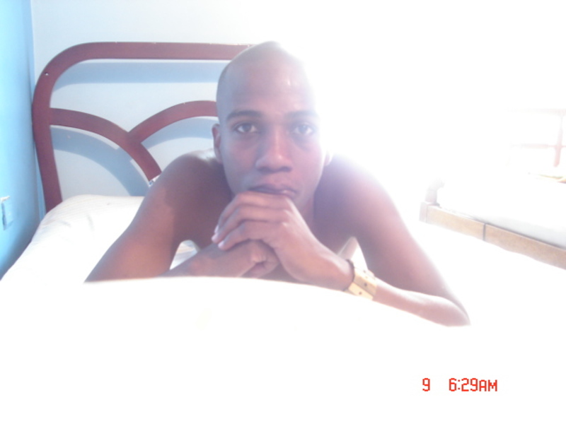 Date this funny Colombia man Edgar hernan from colombia US18079