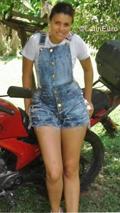 Date this nice looking Brazil girl Tamara from Sao Paulo BR10006