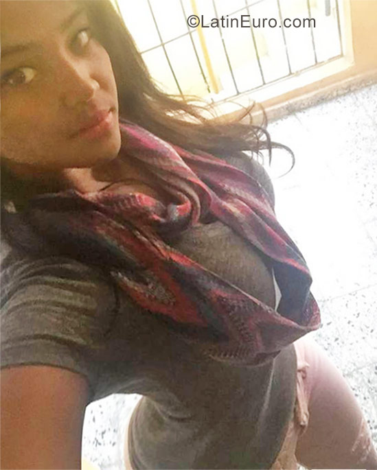 Date this fun Dominican Republic girl Kamila from Punta Cana DO28453