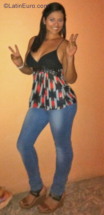 Date this gorgeous Colombia girl Sandra from Pereia CO21273